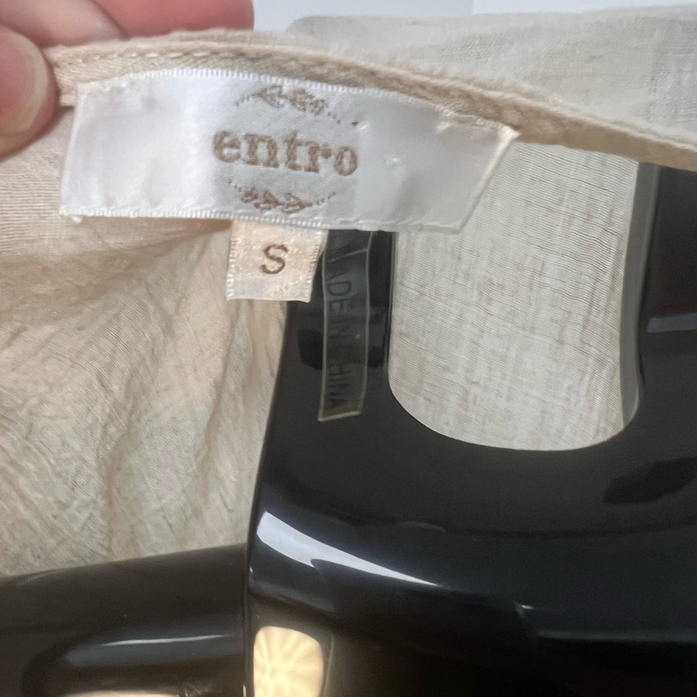 Entro Cream and Gray Ruffle Blouse - Picture 2 of 4